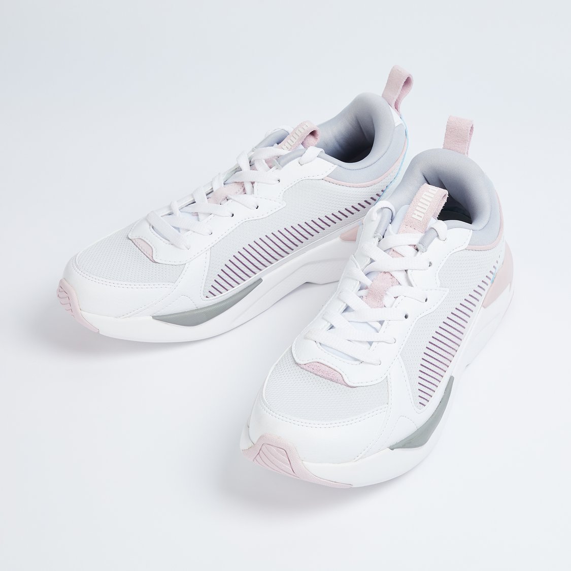 Fashionable Women Sports Shoes with Cushioning for All-Day Comfort
