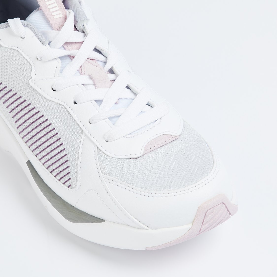 Fashionable Women Sports Shoes with Cushioning for All-Day Comfort