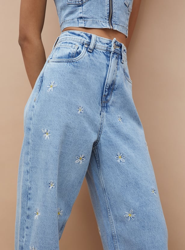 Everyday Essential Women’s Wide Leg Jeans with Embroidery Perfect for Travel, College, and Casual Gatherings