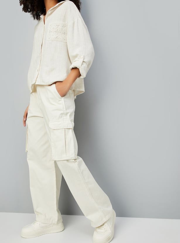 Classic Women’s Cargo Jeans in Solid Color Ideal for Travel, Office Casual, and Weekend Outings