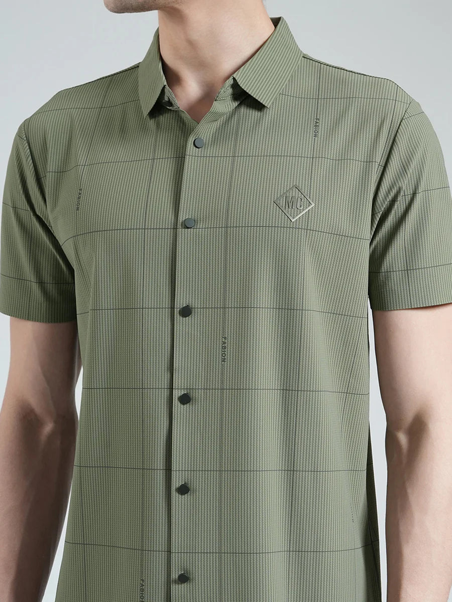Fashionable Half Sleeve Green Printed Shirt for Men Weekend Outings