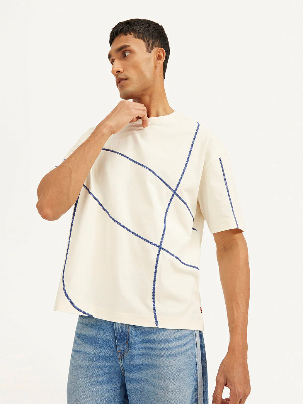 Relaxed Fit Men’s T-Shirt with Geometric Patterns for Casual Wear