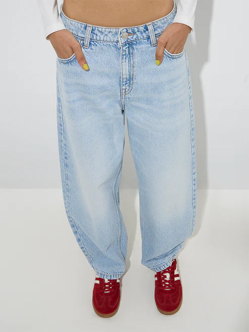 Premium Quality Blue Faded Low Rise Relaxed Fit Denim Jeans for Women Offering Modern Street Style