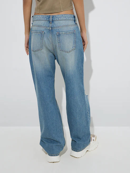 Versatile Blue Distressed Jeans with Relaxed Fit and High Rise Waist Perfect for Casual Outfits