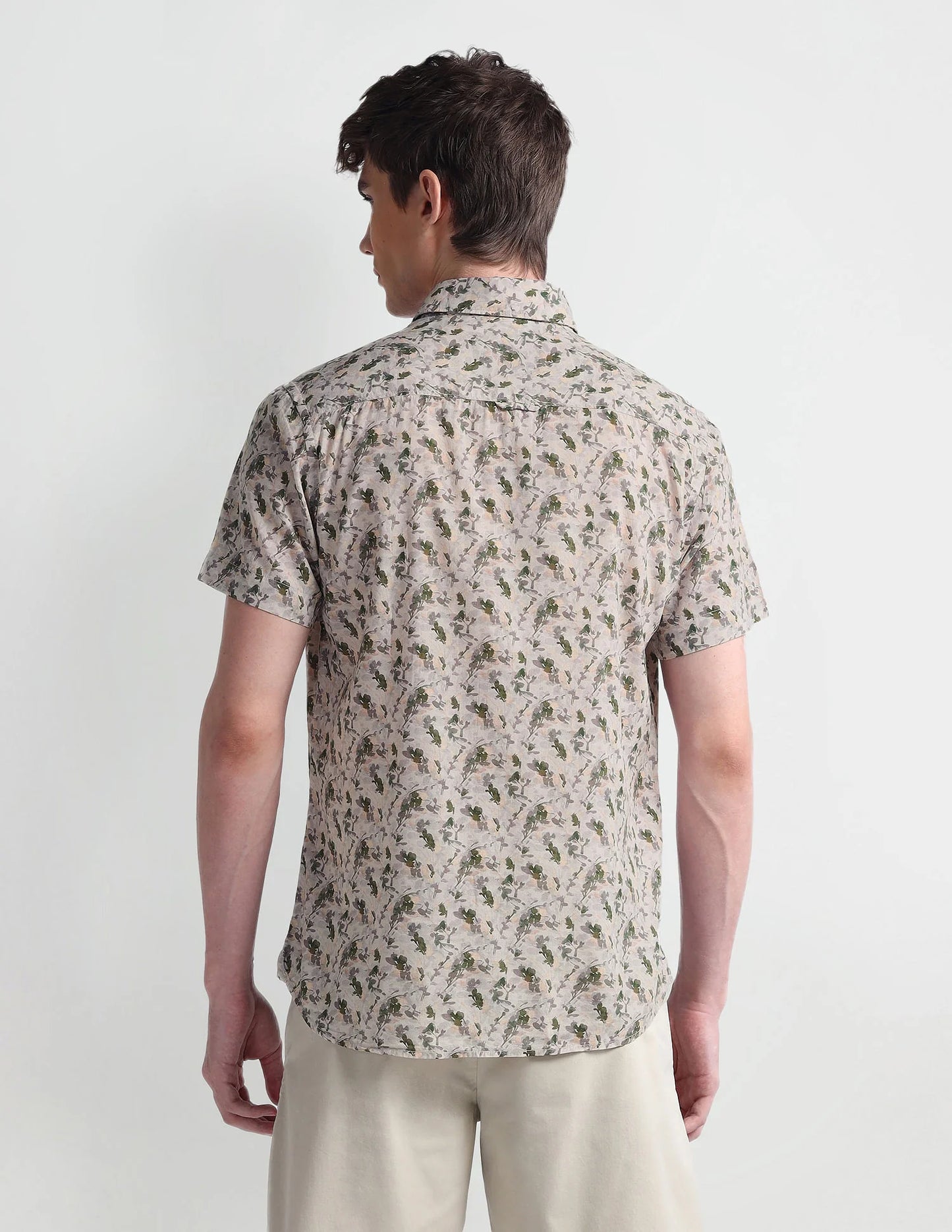 Men’s Fashionable Floral Print Shirt for Summer and Festive Occasions
