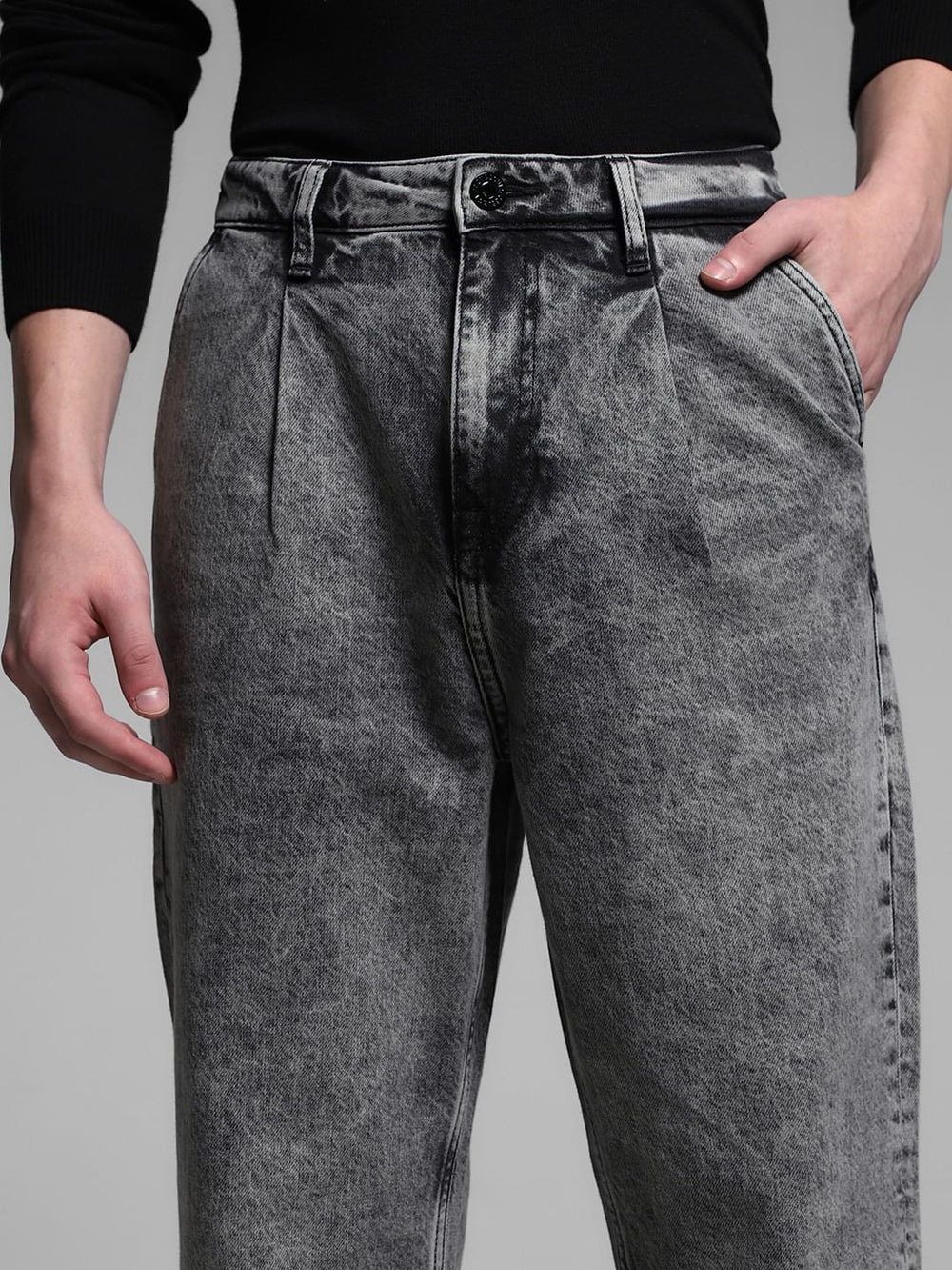Comfortable Dark Grey Washed Jeans with High-Rise Waist and Anti-Fit Silhouette for Men