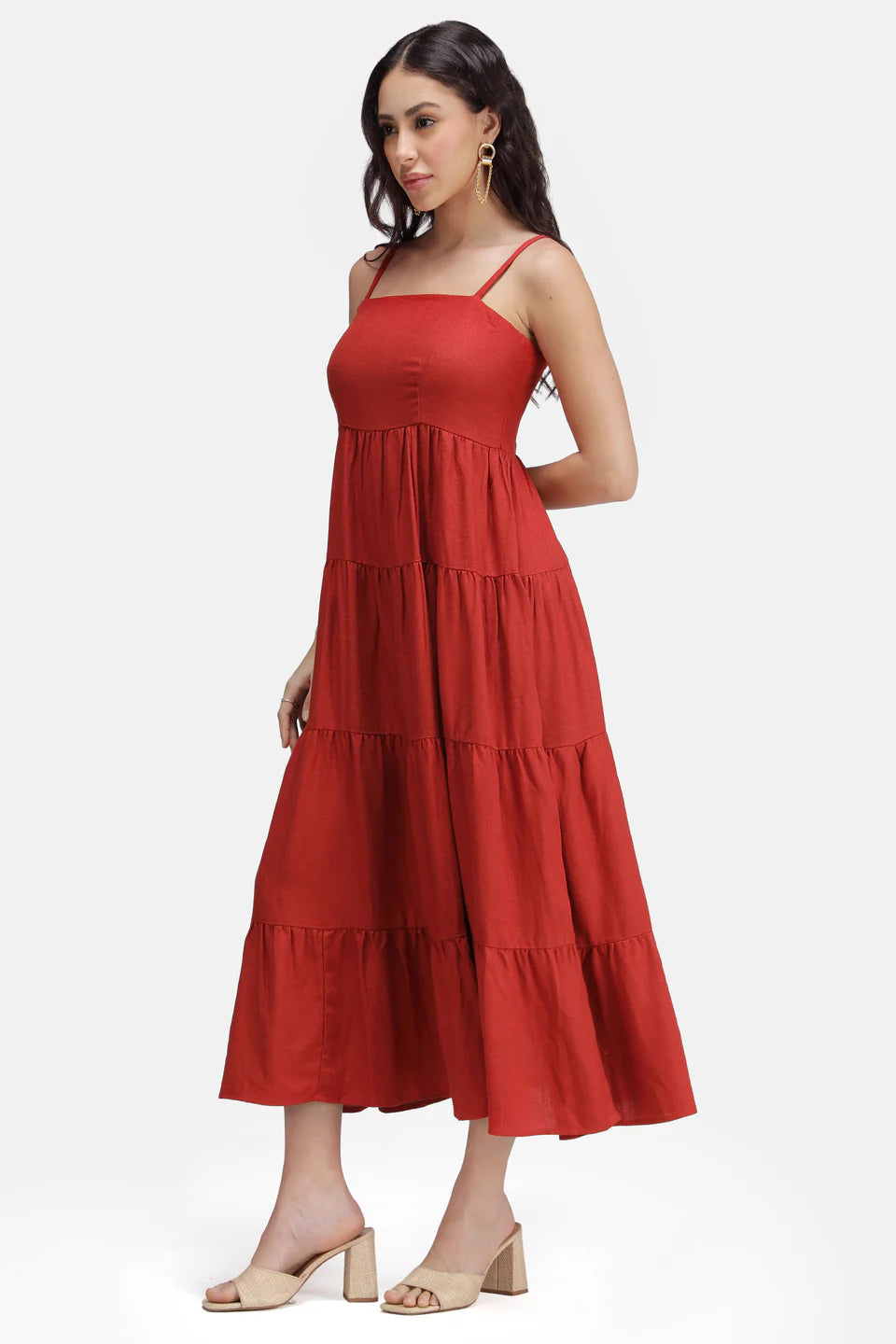 Stylish Strappy Linen Maxi Dress with Contemporary Design