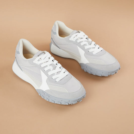 Chic Panelled Low Top Sneakers for Men Stylish Lightweight Design