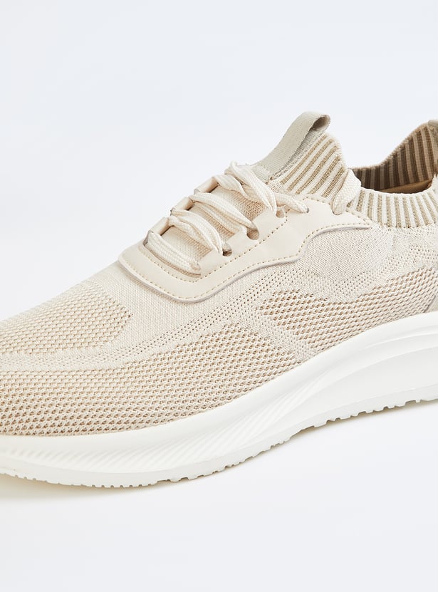 Stylish Mesh Sports Sneakers for Men Perfect for Gym and Outdoor Workouts