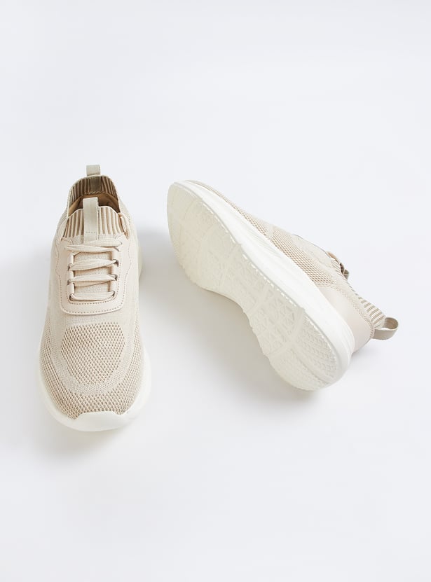 Stylish Mesh Sports Sneakers for Men Perfect for Gym and Outdoor Workouts