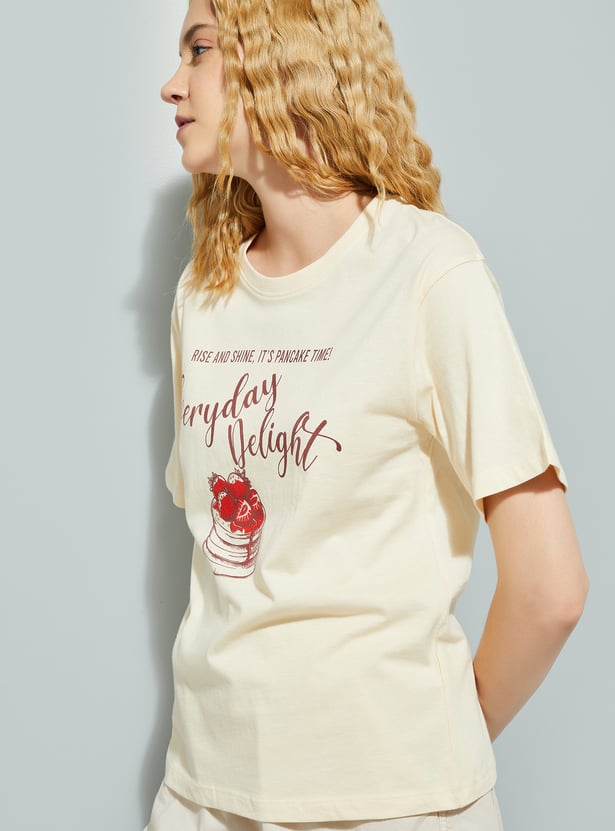 Comfortable Relaxed Fit Graphic Tee for Women