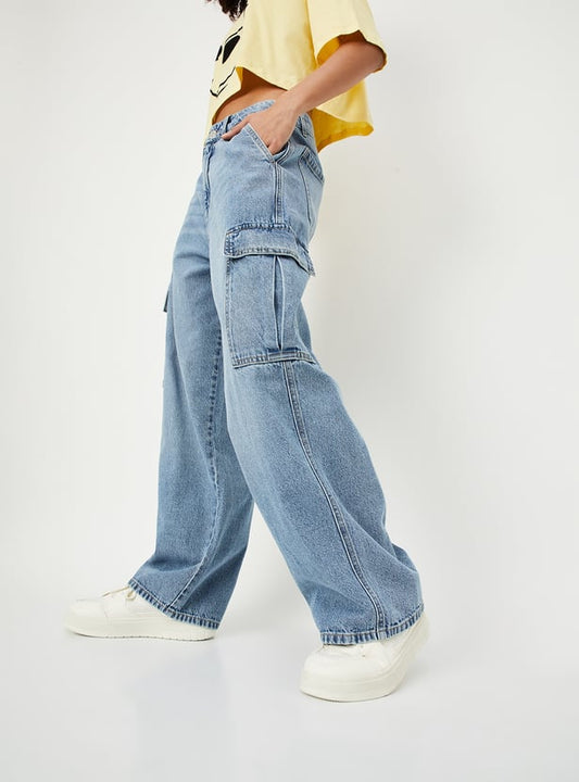 Lightwashed Cargo Jeans for Women with Loose Fit and Modern Utility Design