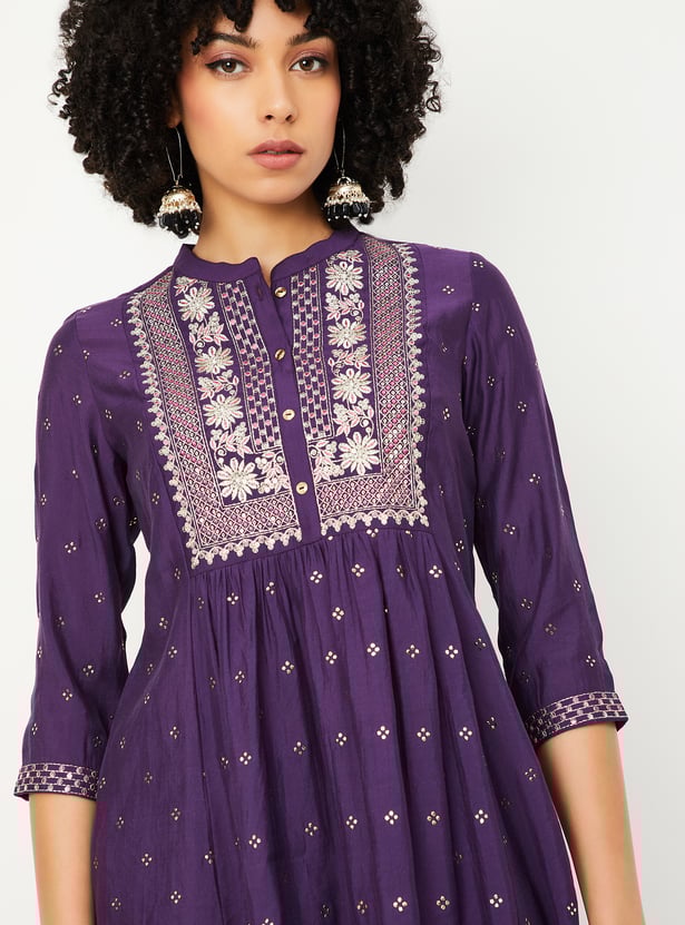 Graceful Women’s A-line Kurta Set with Detailed Embroidery for Elegant Ethnic Styling