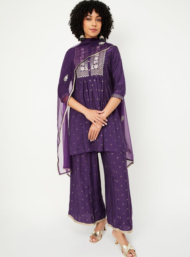 Graceful Women’s A-line Kurta Set with Detailed Embroidery for Elegant Ethnic Styling