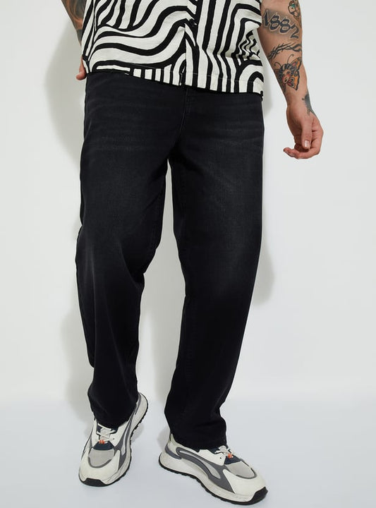 Fashionable Men’s Washed Loose Fit Jeans for Casual Occasions