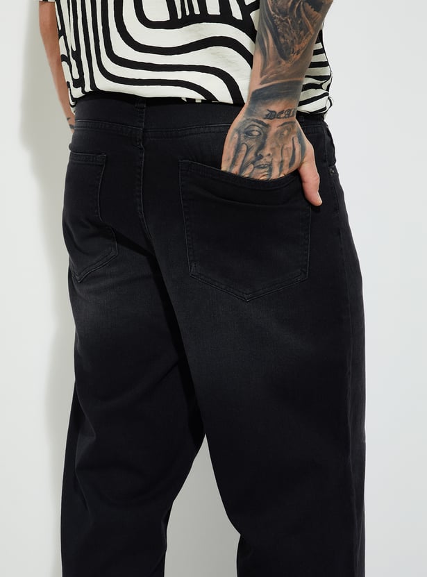 Fashionable Men’s Washed Loose Fit Jeans for Casual Occasions