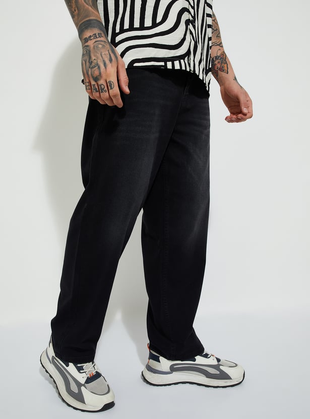 Fashionable Men’s Washed Loose Fit Jeans for Casual Occasions