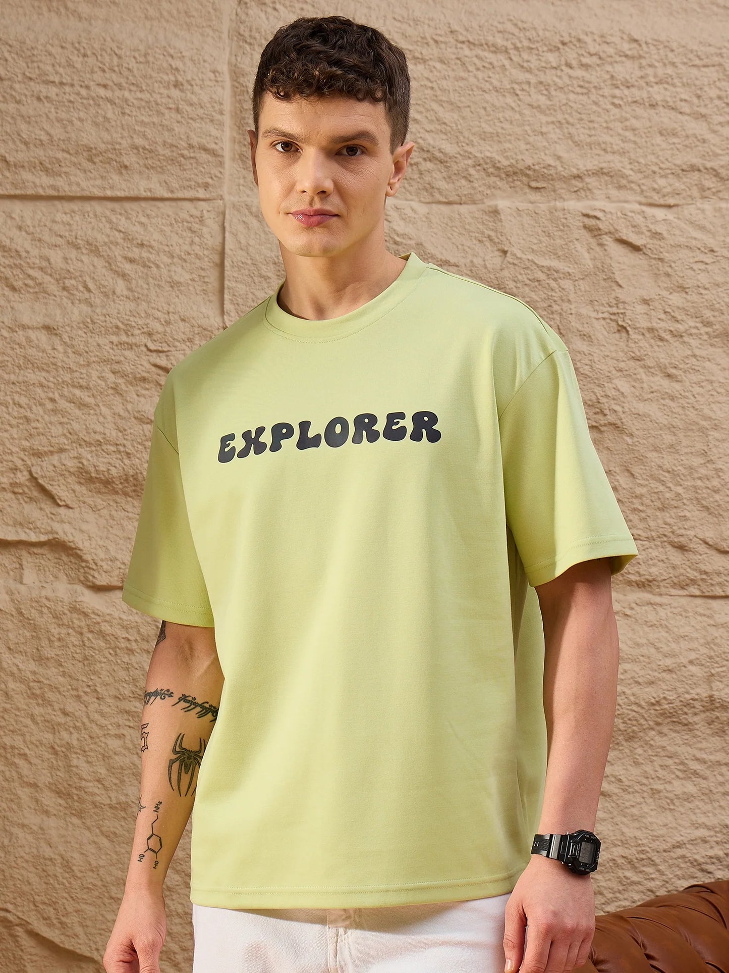 Fashionable Men’s Oversized Green T-Shirt with Round Neck and Relaxed Styling