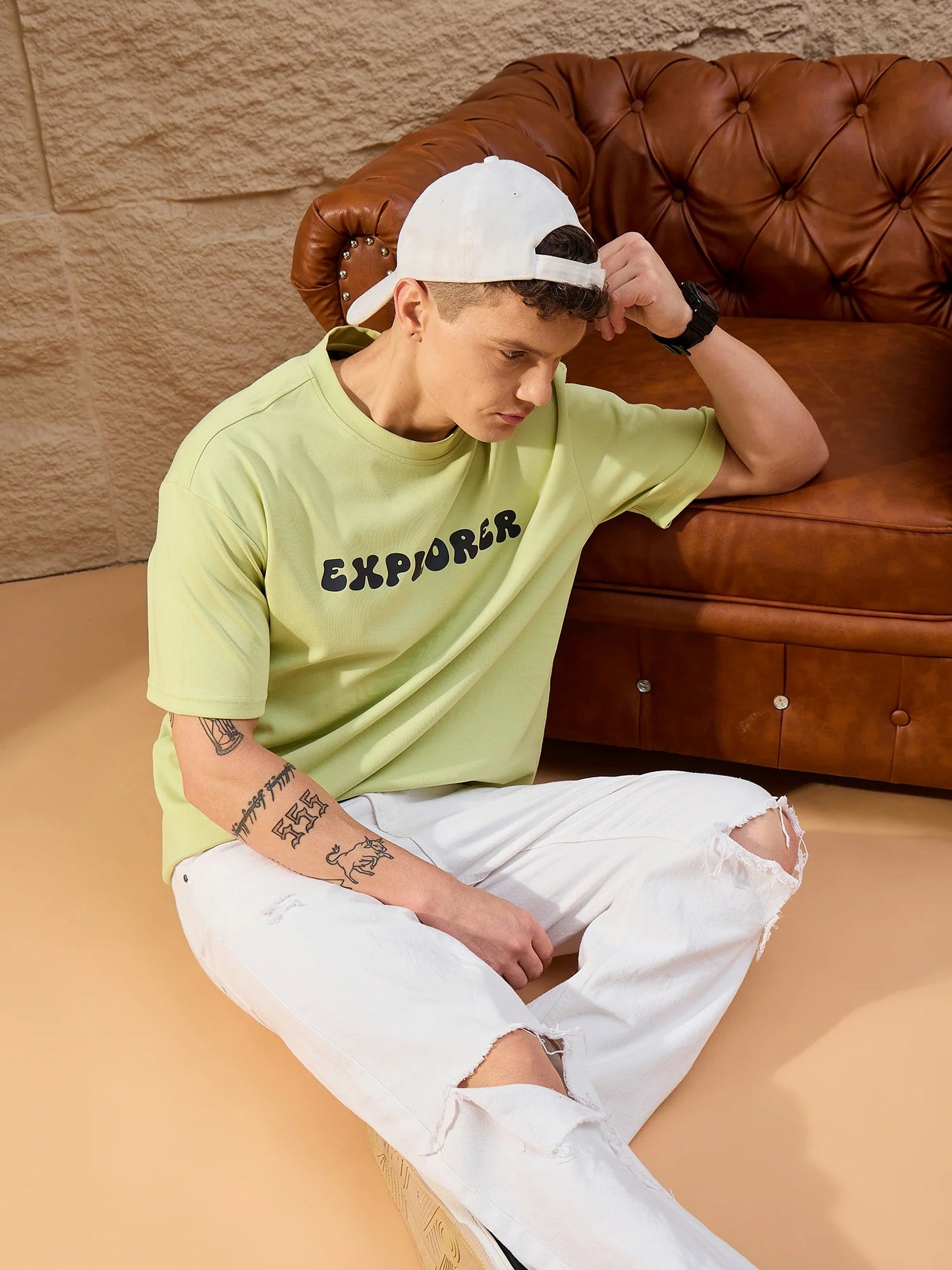 Fashionable Men’s Oversized Green T-Shirt with Round Neck and Relaxed Styling