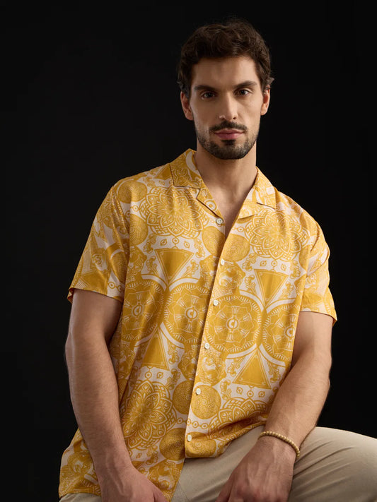 Relaxed Fit Men’s Kaleidoscope Print Holiday Shirt for Vacations and Weekends