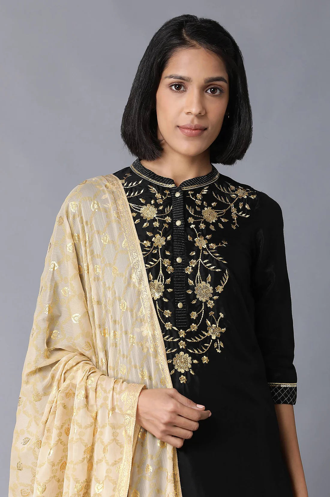 Comfortable Black Straight Kurta with Flared Skirt and Coordinating Dupatta for Traditional Events