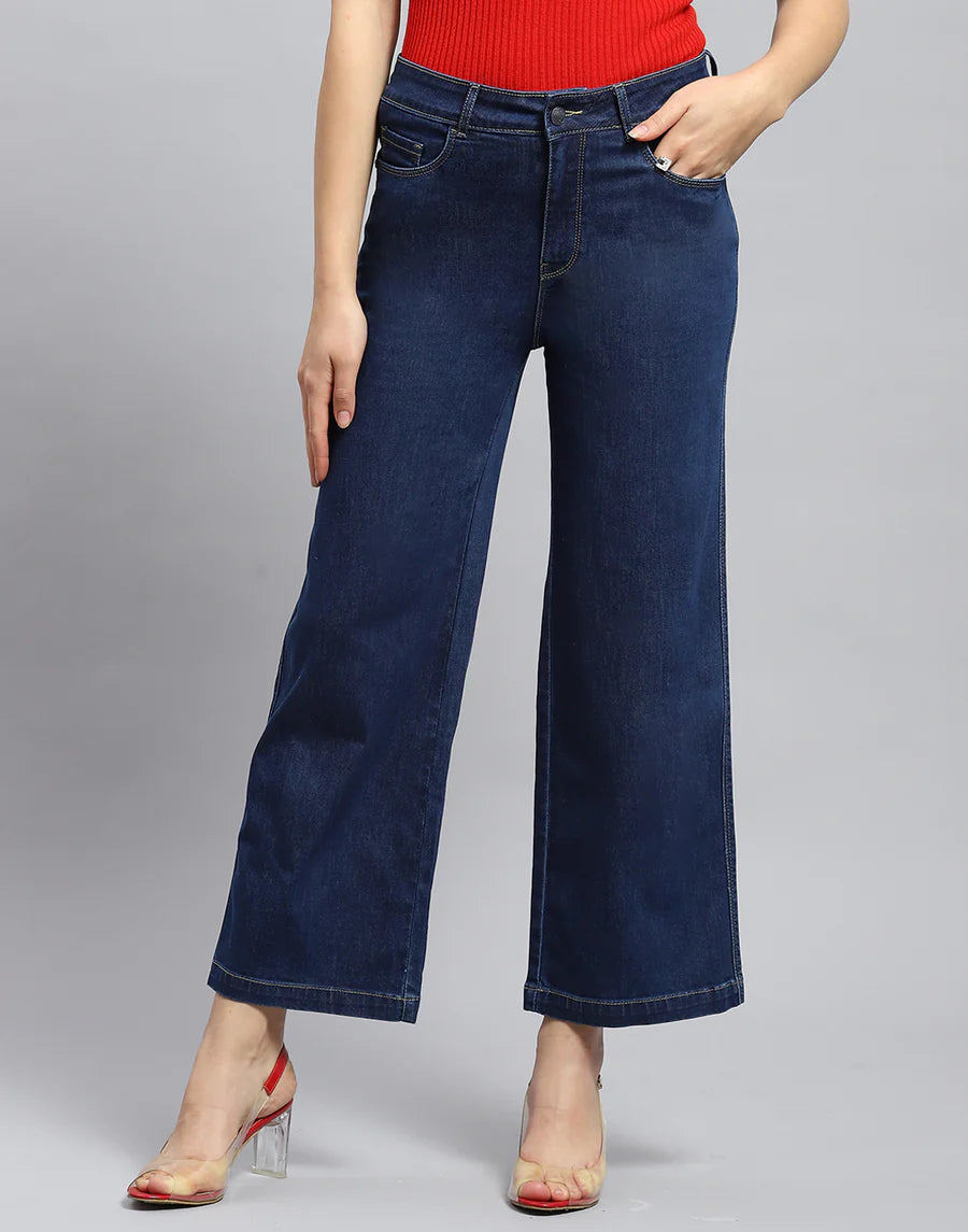 Fashionable Women Blue Solid Slim Fit Denim Jeans for a Sleek and Versatile Look