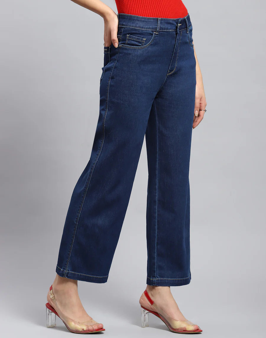 Fashionable Women Blue Solid Slim Fit Denim Jeans for a Sleek and Versatile Look