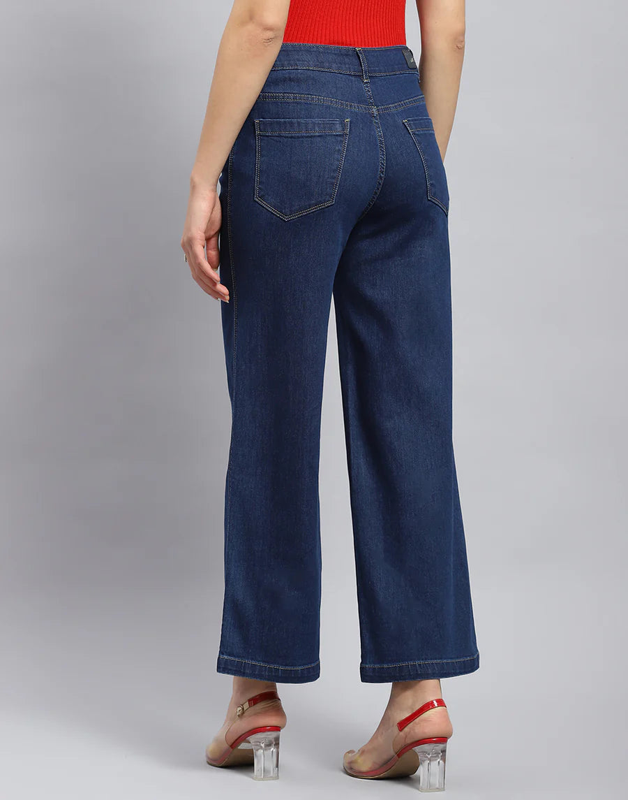 Fashionable Women Blue Solid Slim Fit Denim Jeans for a Sleek and Versatile Look