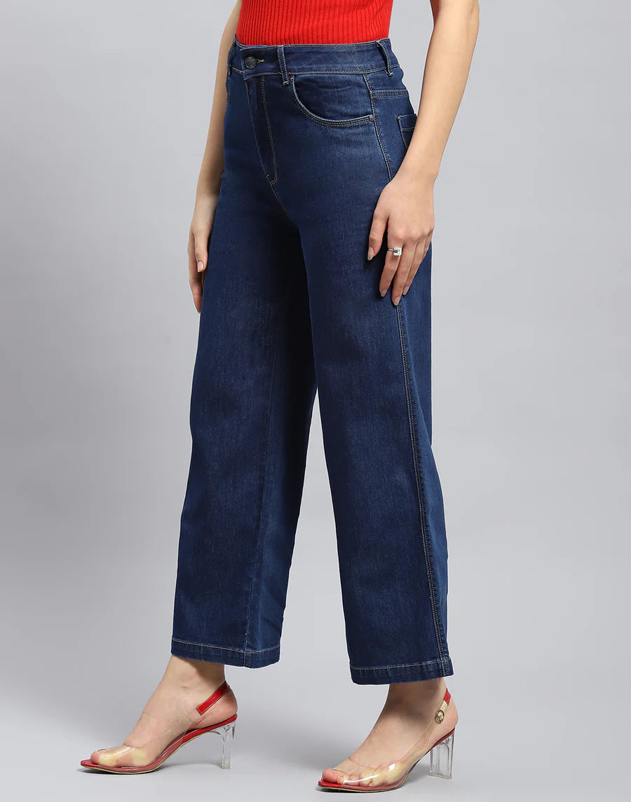 Fashionable Women Blue Solid Slim Fit Denim Jeans for a Sleek and Versatile Look