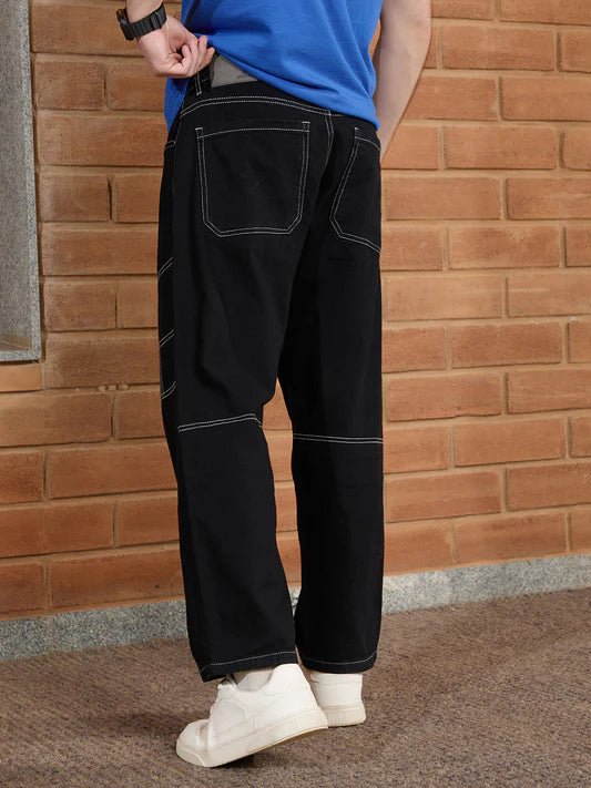 Fashionable Black Loose Fit Jeans with Mid-Rise Waist and Contrast Stitch Highlights