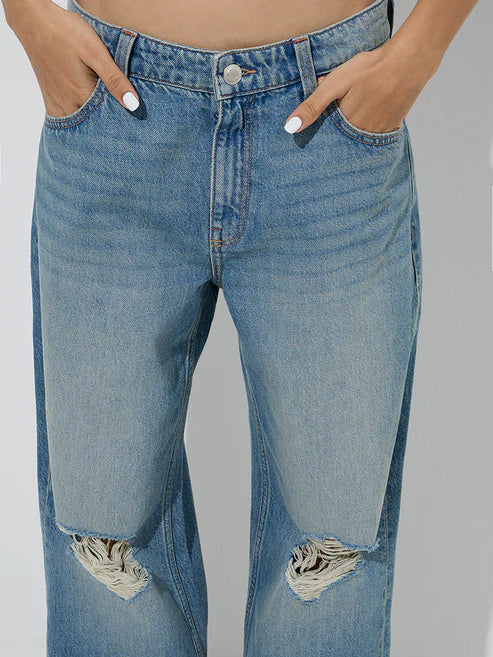 Versatile Blue Distressed Jeans with Relaxed Fit and High Rise Waist Perfect for Casual Outfits