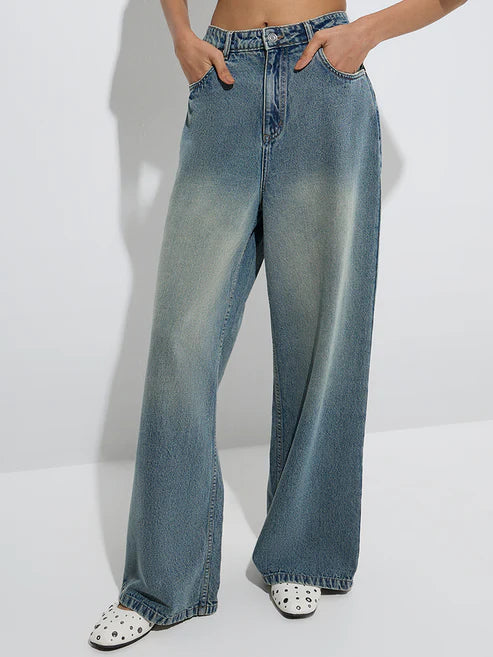 Soft and Comfortable Women’s Blue Washed High Rise Jeans with Relaxed Fit Design