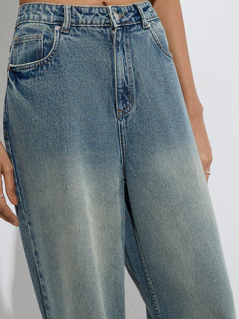 Soft and Comfortable Women’s Blue Washed High Rise Jeans with Relaxed Fit Design