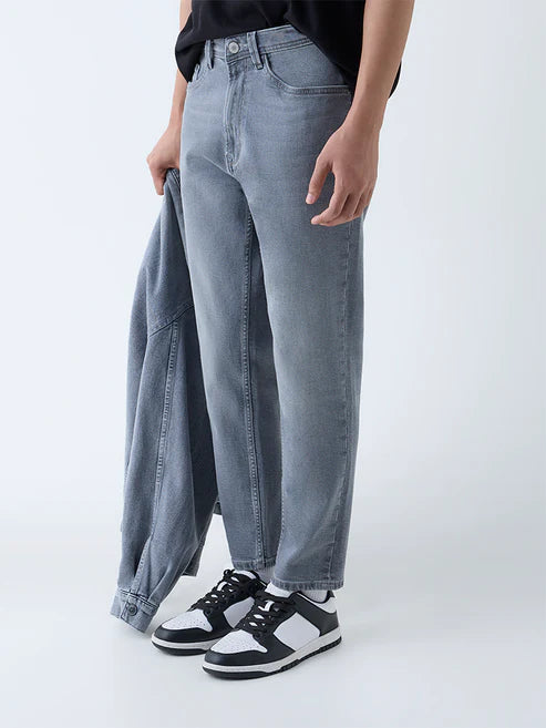 Men’s Grey Washed Slim-Fit Denim Jeans with Mid-Rise Waist for Relaxed Everyday Look