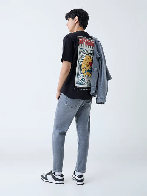 Men’s Grey Washed Slim-Fit Denim Jeans with Mid-Rise Waist for Relaxed Everyday Look