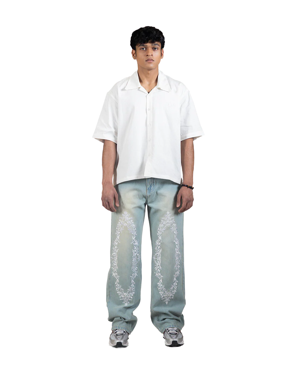 Stylish Straight-Fit Cotton Denim Jeans with Five-Pocket Utility and Classic Casual Look
