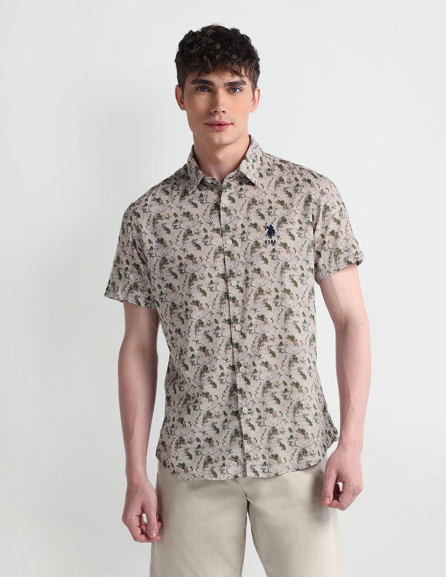 Men’s Fashionable Floral Print Shirt for Summer and Festive Occasions