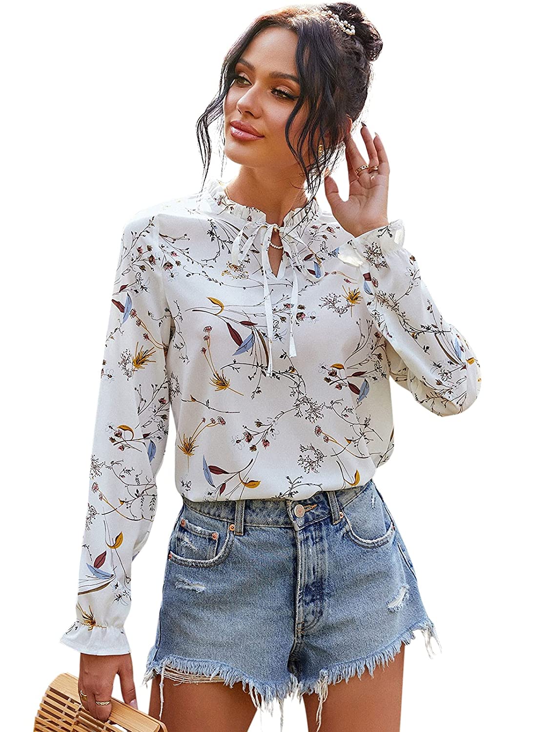 Elegant and Comfortable White Top for Women’s Wardrobe Essentials