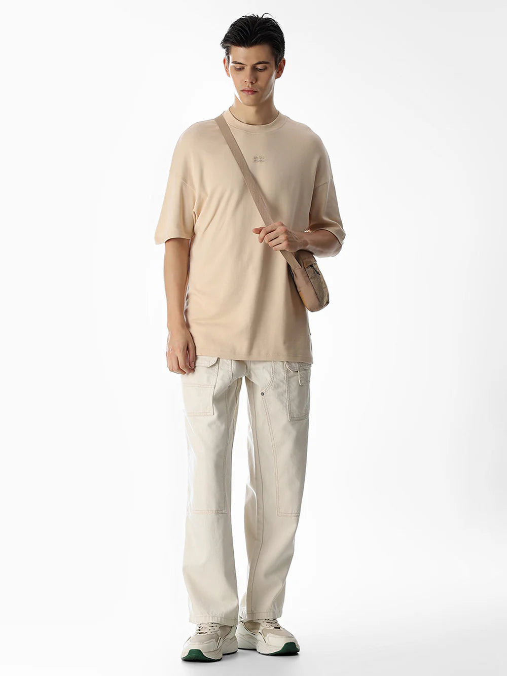 Fashionable Loose-Fit Ecru Denim Jeans for Men with High-Rise Design and Classic Look