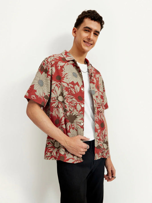 Stylish Men’s Linen Floral Shirt with Resort Collar and Relaxed Fit