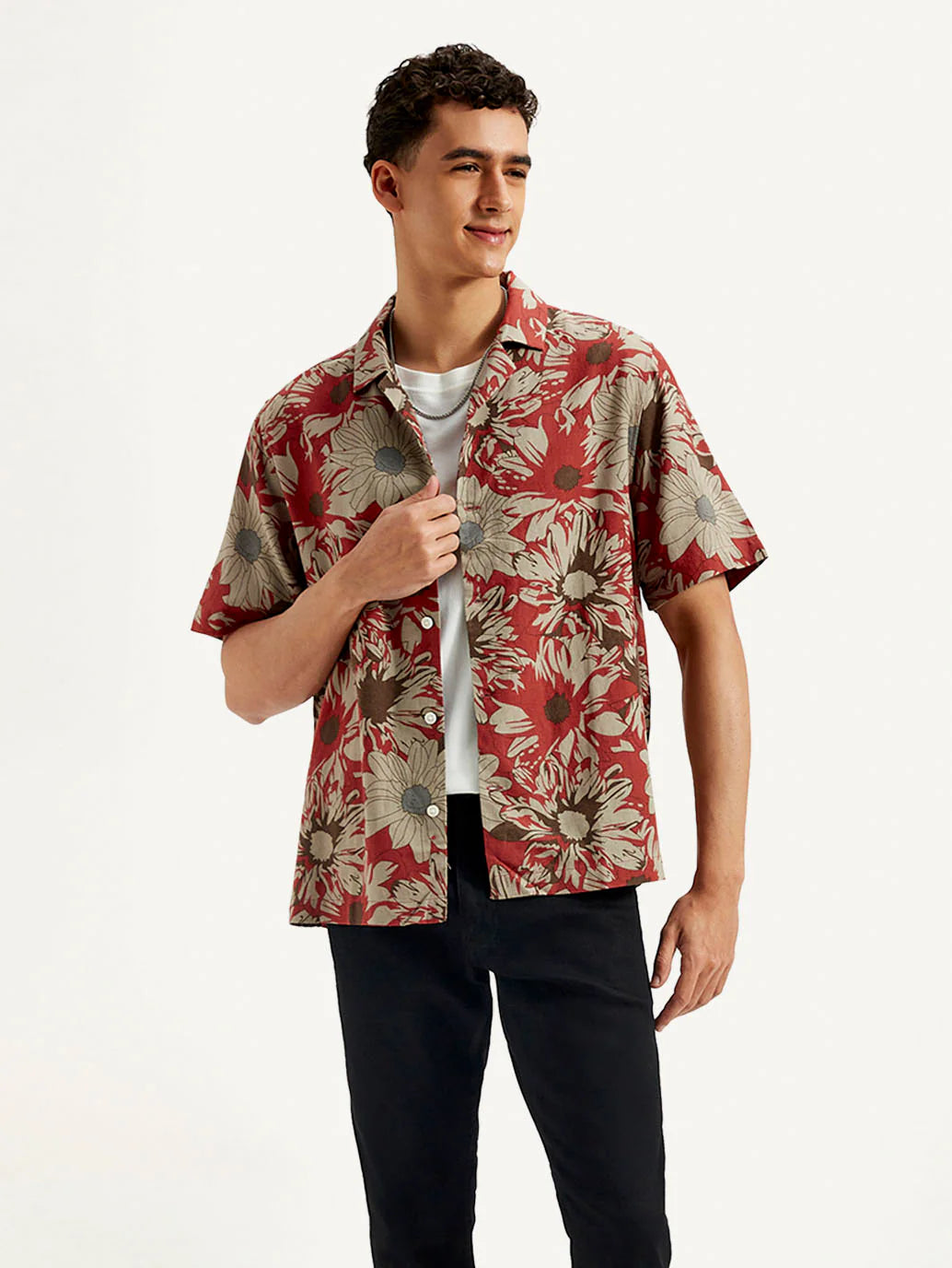 Stylish Men’s Linen Floral Shirt with Resort Collar and Relaxed Fit