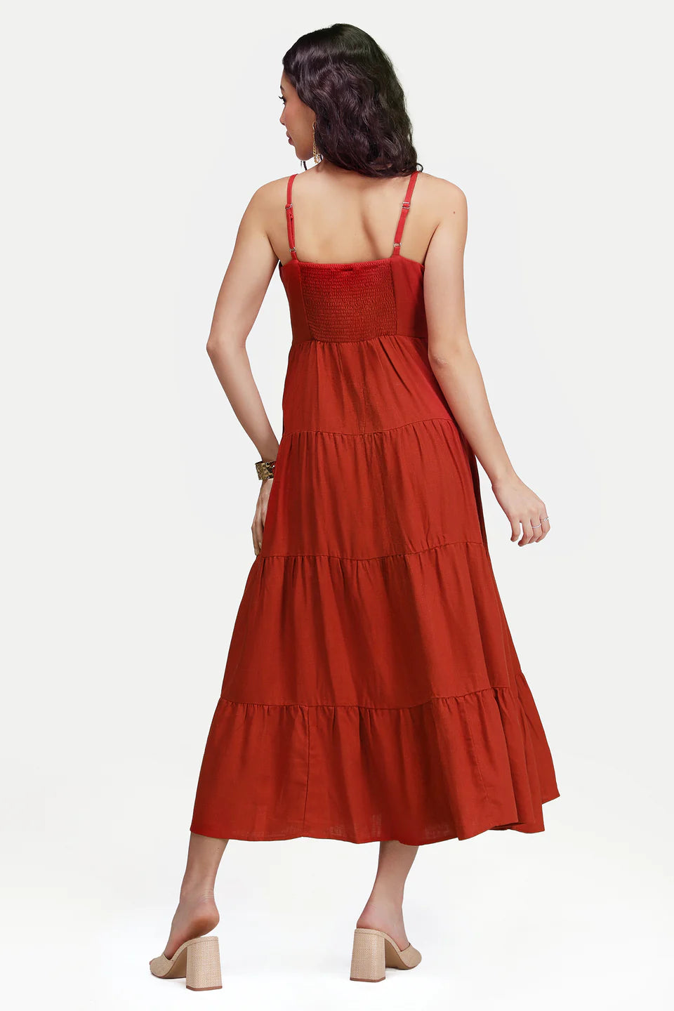 Stylish Strappy Linen Maxi Dress with Contemporary Design