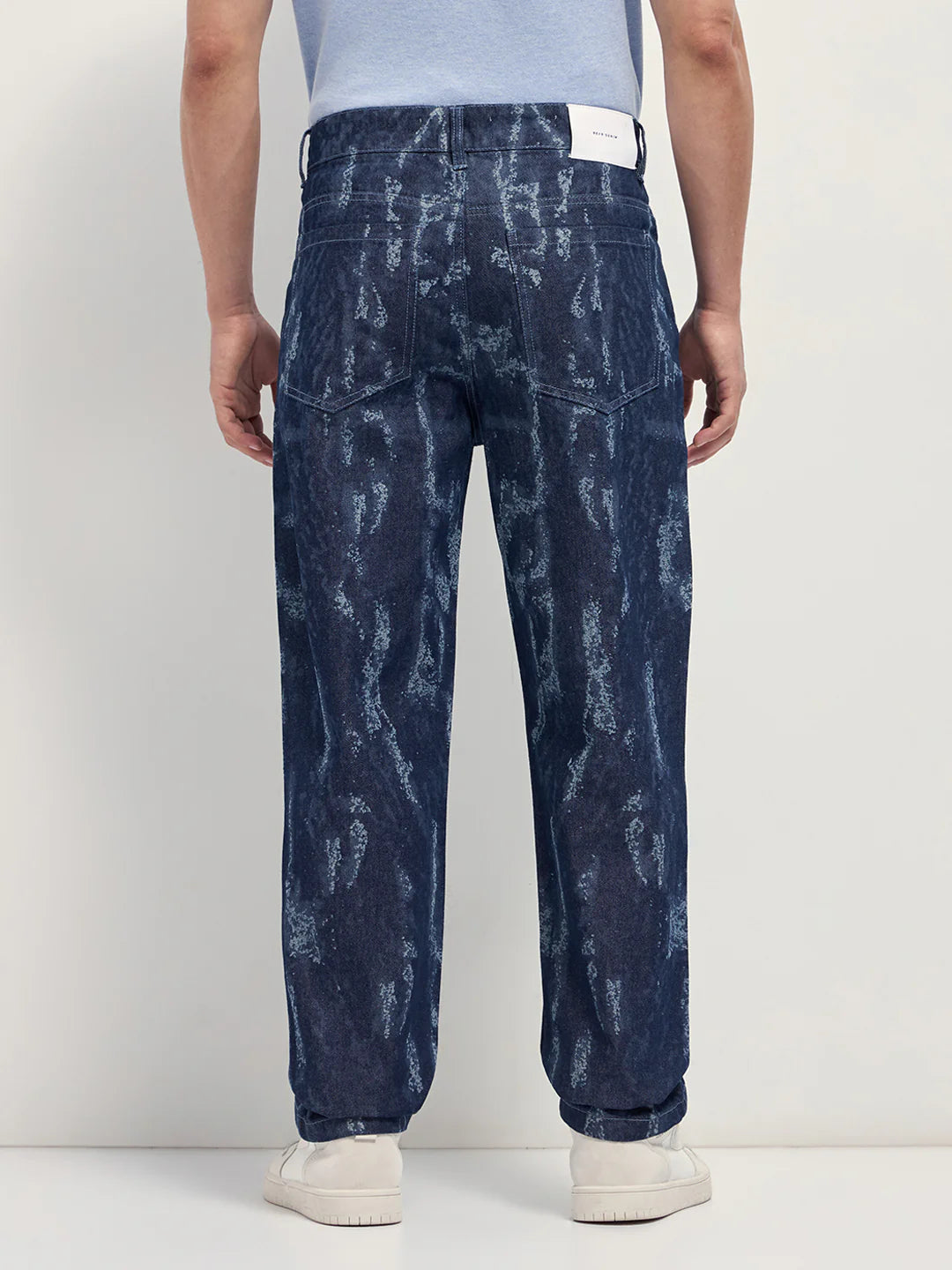 Casual Blue Straight Fit Jeans with Light Bleached Effect for Everyday Wear