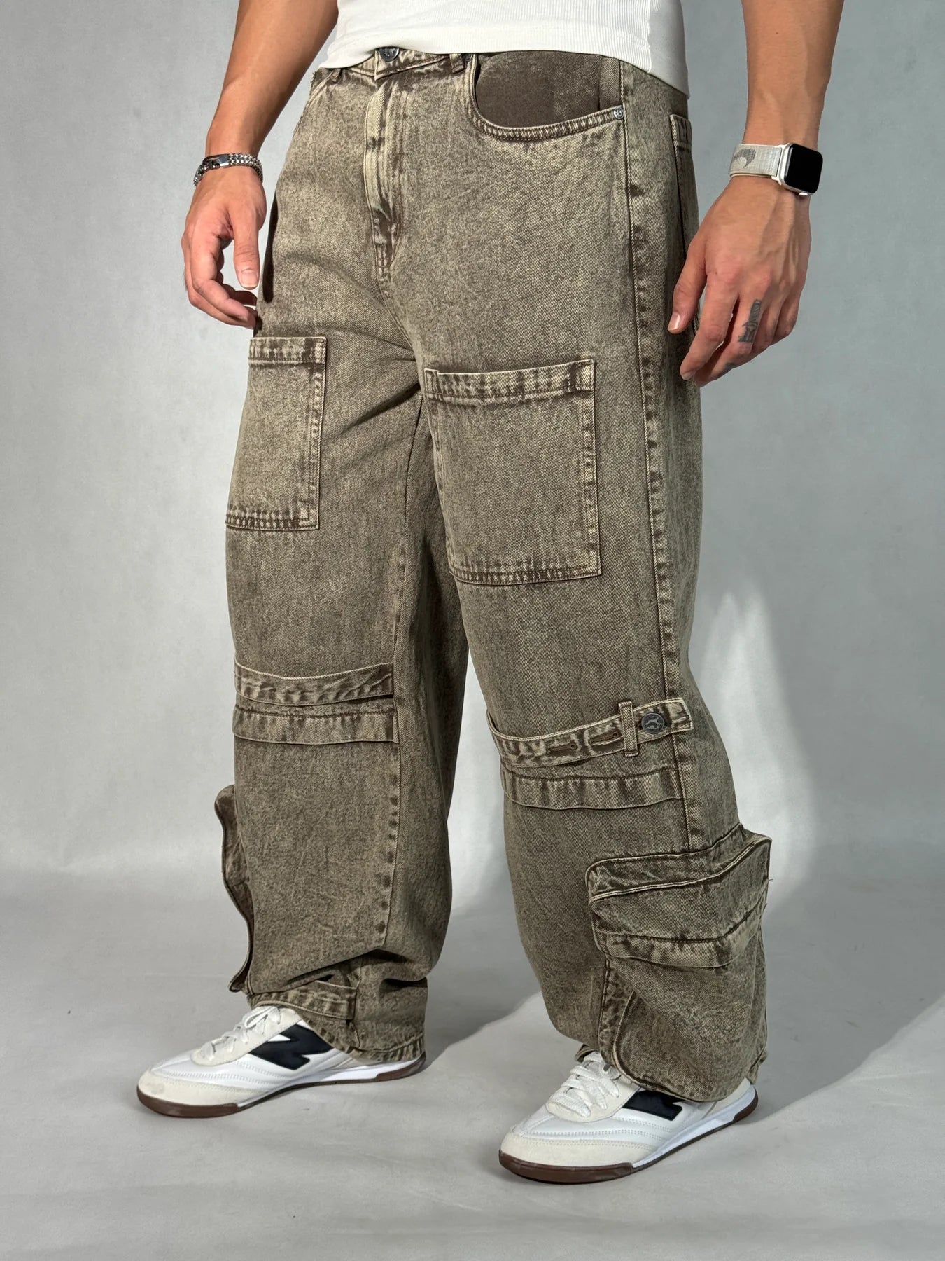 Modern Men’s Utility Balloon Jeans in Driftwood Brown with Relaxed Casual Silhouette