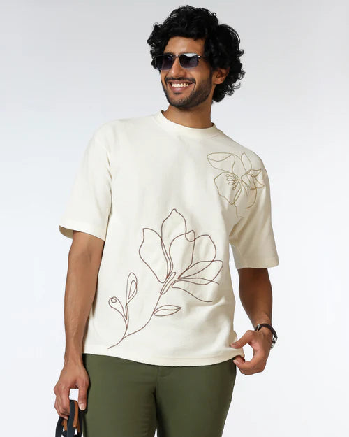Men’s Off White Graphic Print Relaxed Fit T-Shirt for Weekend Outings