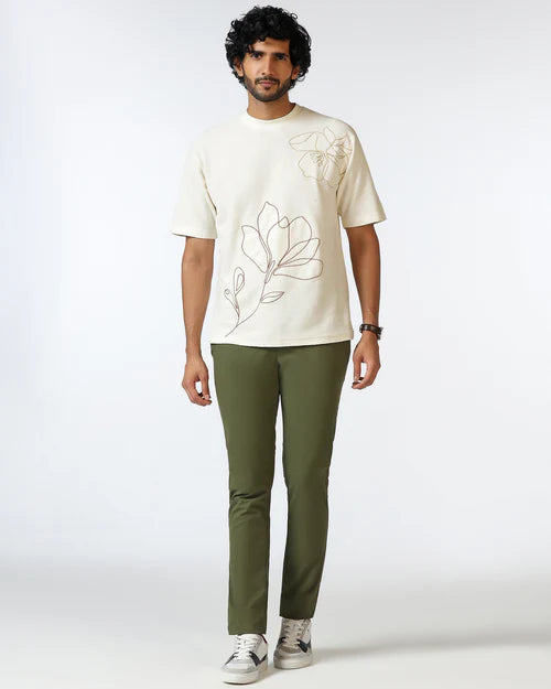 Men’s Off White Graphic Print Relaxed Fit T-Shirt for Weekend Outings
