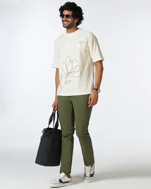 Men’s Off White Graphic Print Relaxed Fit T-Shirt for Weekend Outings