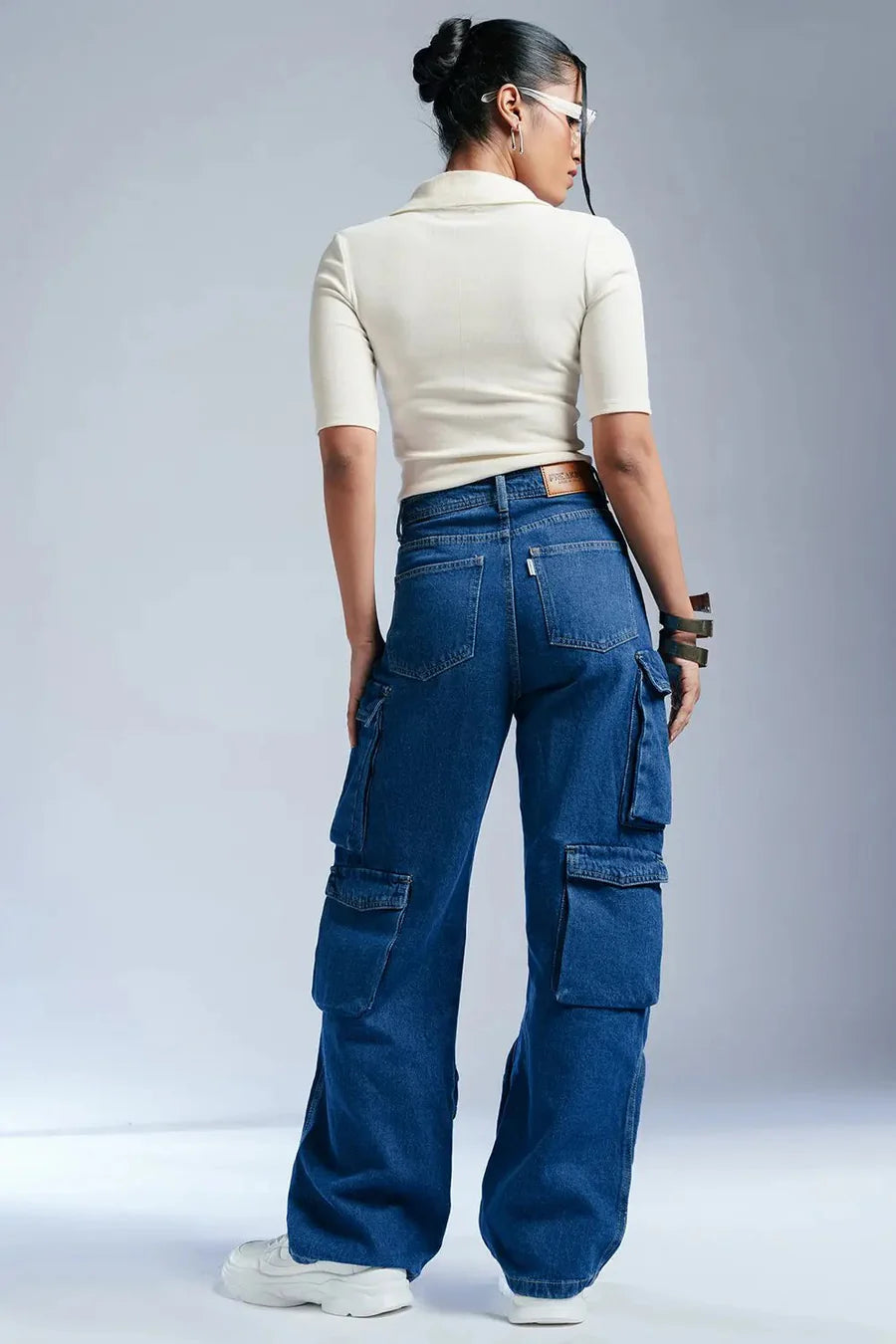 Chic Indigo Women Baggy Straight Cargo Jeans with Relaxed Straight Leg Silhouette