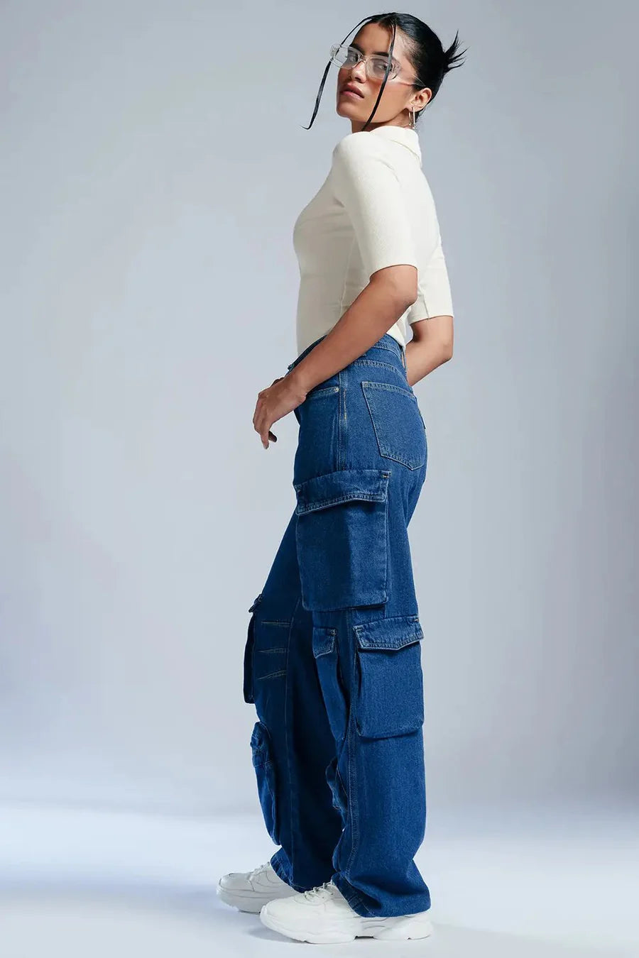 Chic Indigo Women Baggy Straight Cargo Jeans with Relaxed Straight Leg Silhouette
